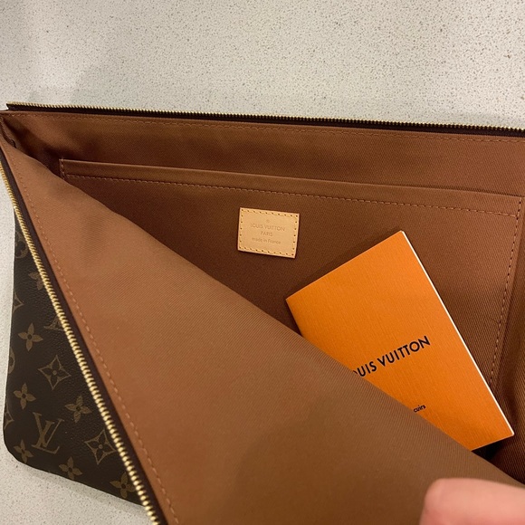 Louis Vuitton clutch - Picture 2 of 13